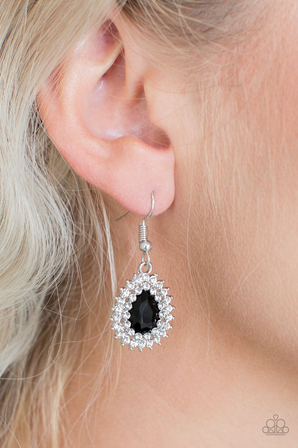 Star Crossed Starlet - black - Paparazzi earrings