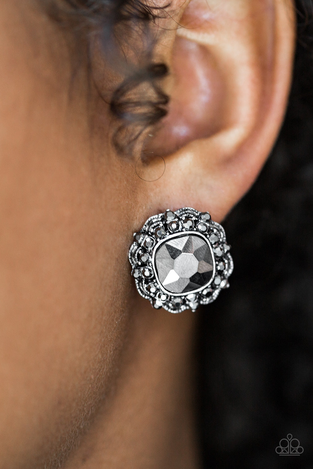 Starry Starlet - silver - Paparazzi earrings