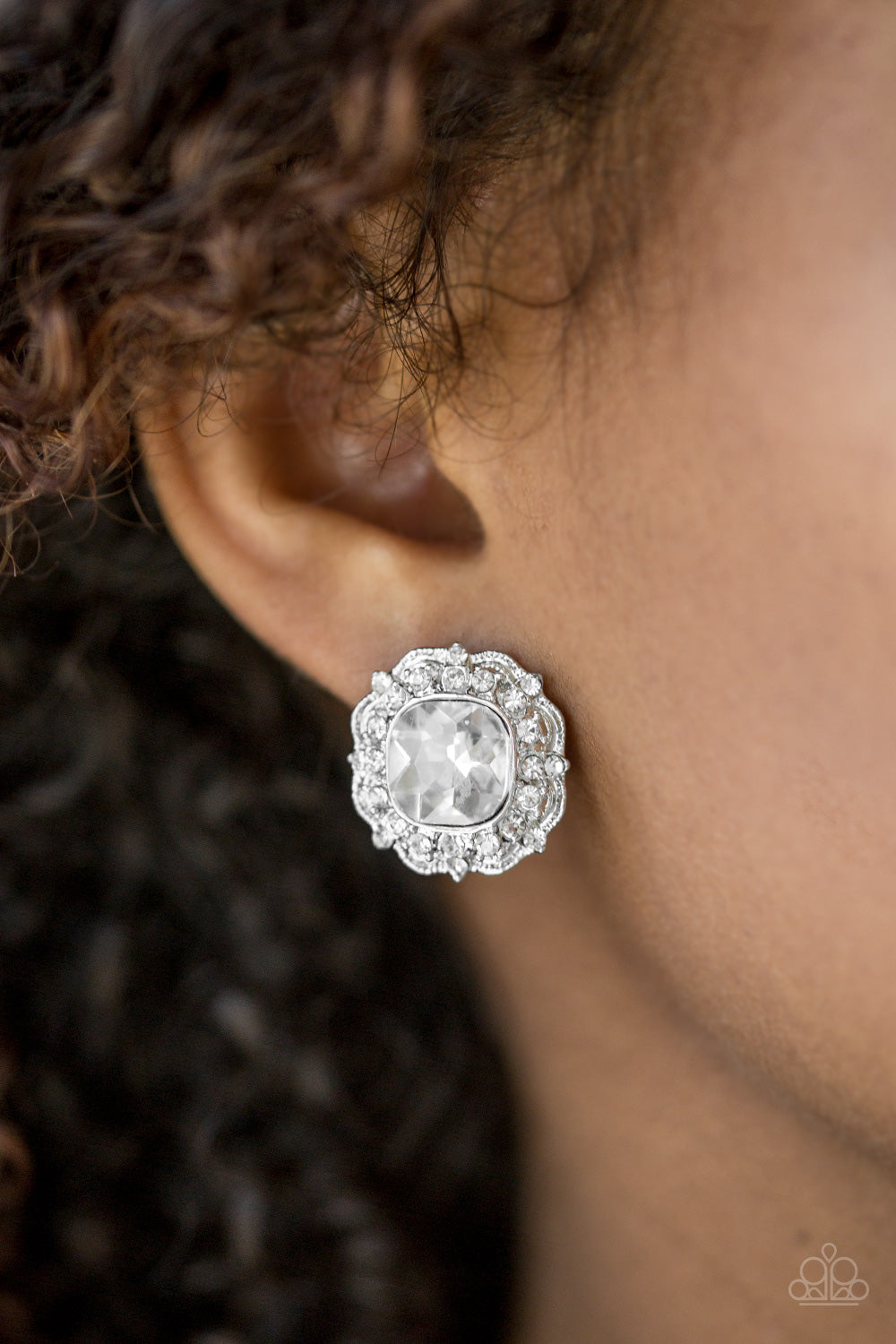 Starry Starlet - white - Paparazzi earrings