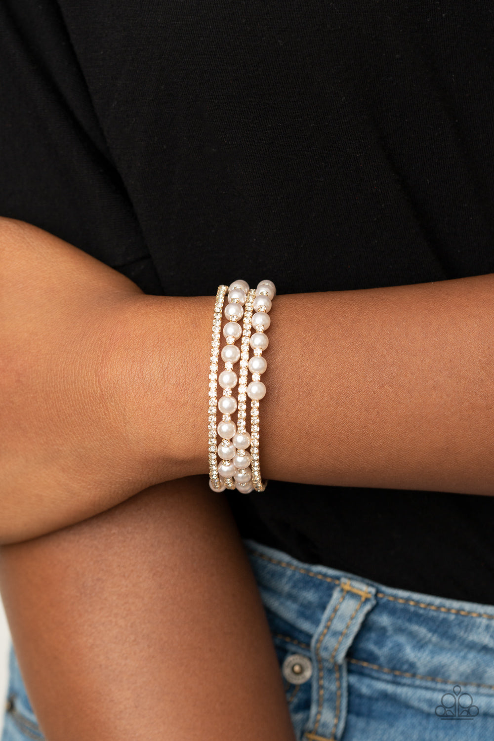 Starry Strut - gold - Paparazzi bracelet