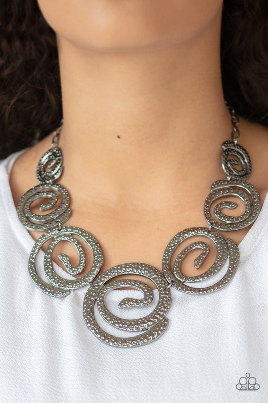 Statement Swirl - black - Paparazzi necklace