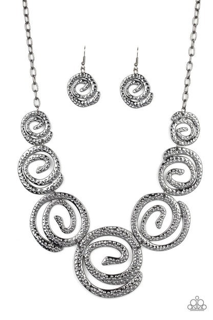 Statement Swirl - black - Paparazzi necklace