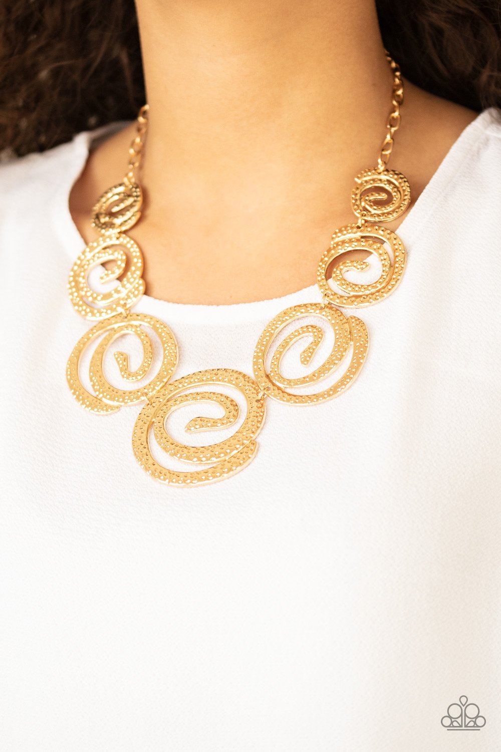 Statement Swirl - gold - Paparazzi necklace