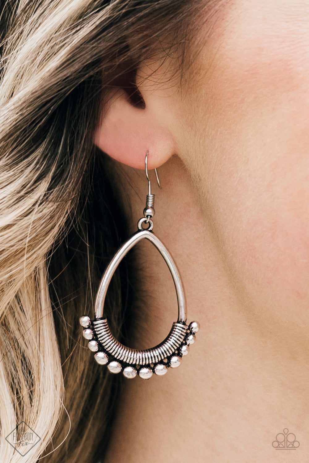 Steal the Thunder - Paparazzi earrings