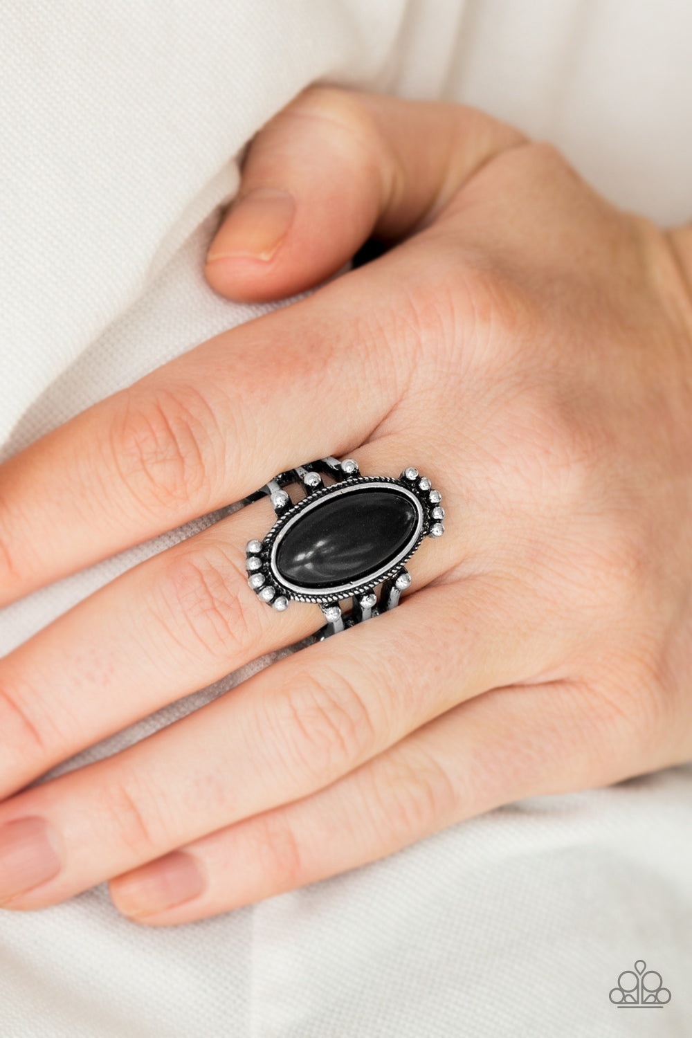 Stone Arches - black - Paparazzi ring