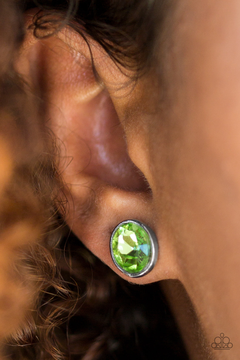 Stunning Shine - green - Paparazzi earrings