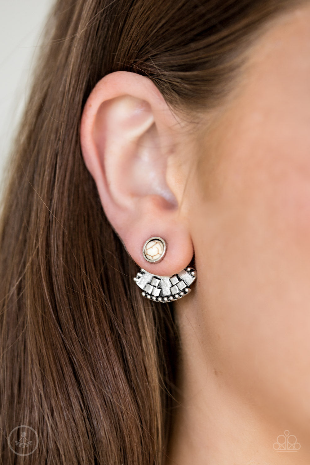 Stylishly Santa Fe - white - Paparazzi earrings