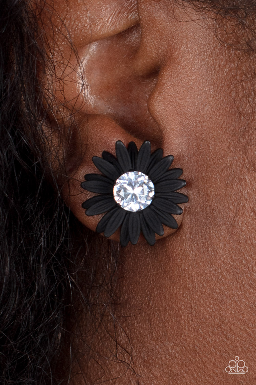 Sunshiny DAIS-y - black - Paparazzi earrings