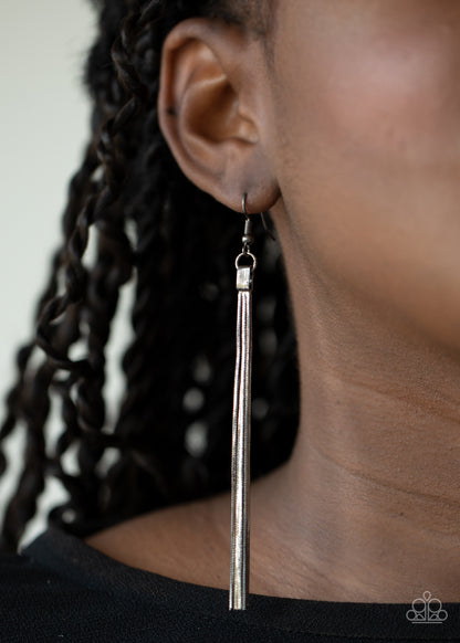 Swing Into Action - black - Paparazzi earrings