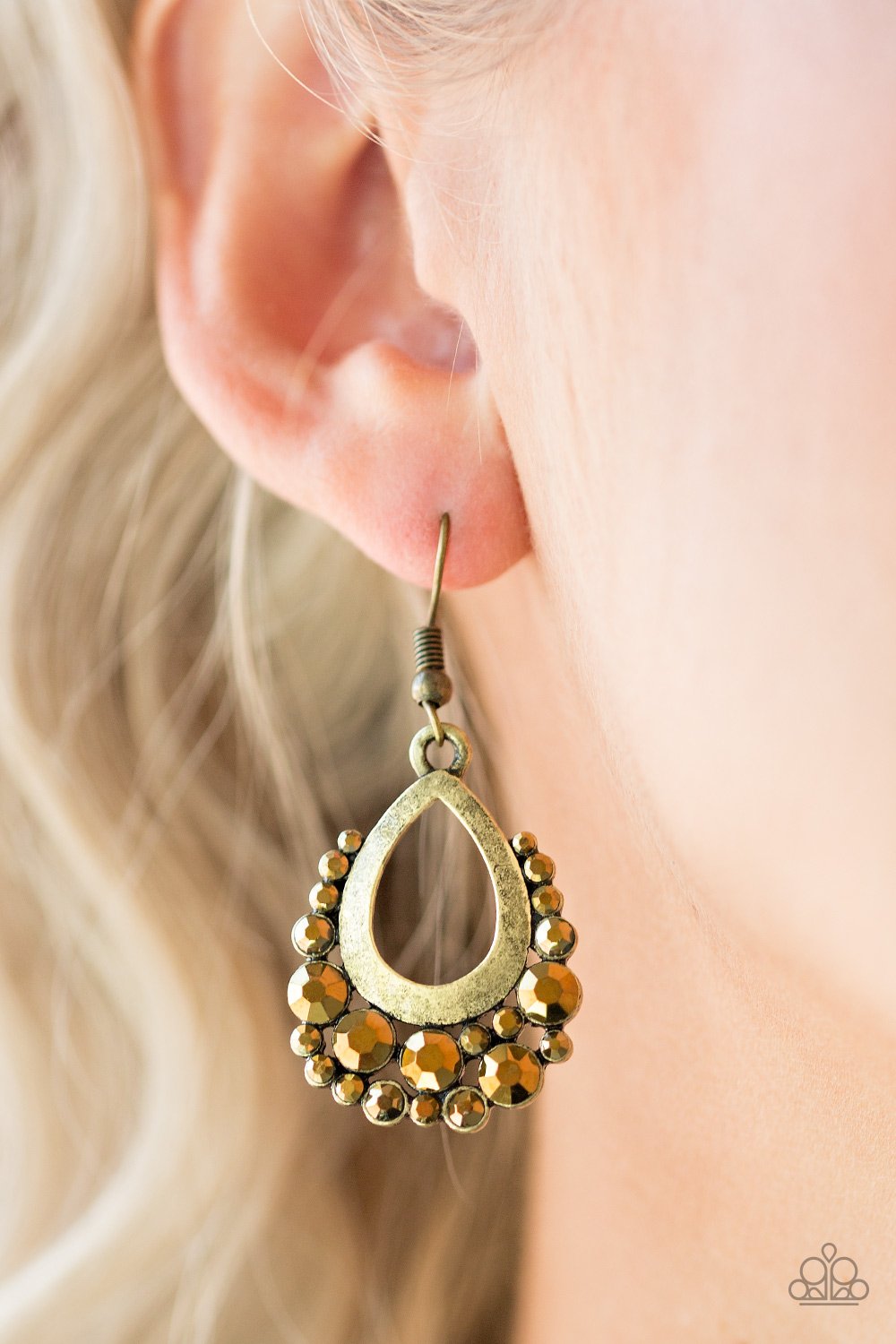 Table for Two - brass - Paparazzi earrings