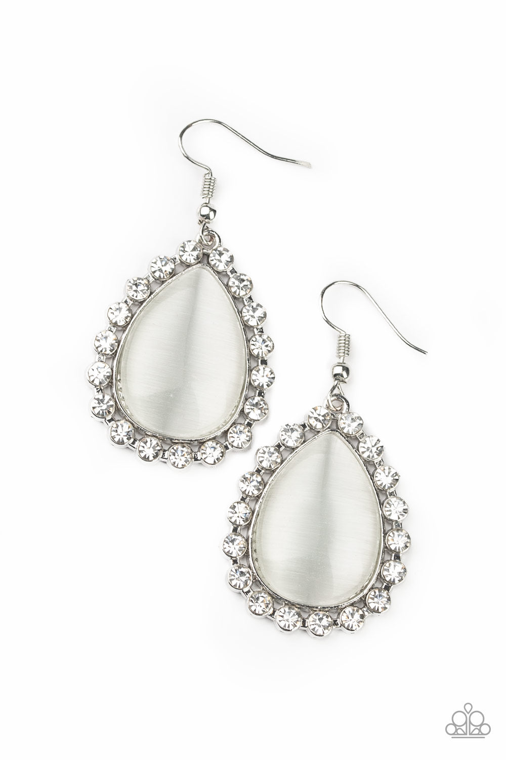 Teardrop Trendsetter - white - Paparazzi earrings