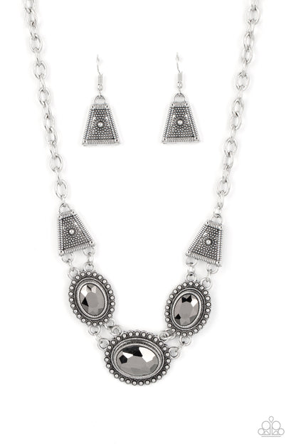 Textured TRAPEZOID - silver - Paparazzi necklace