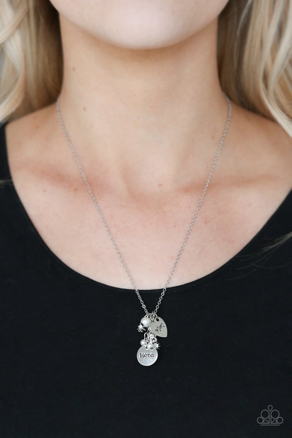 Thats My Mom - white - Paparazzi necklace