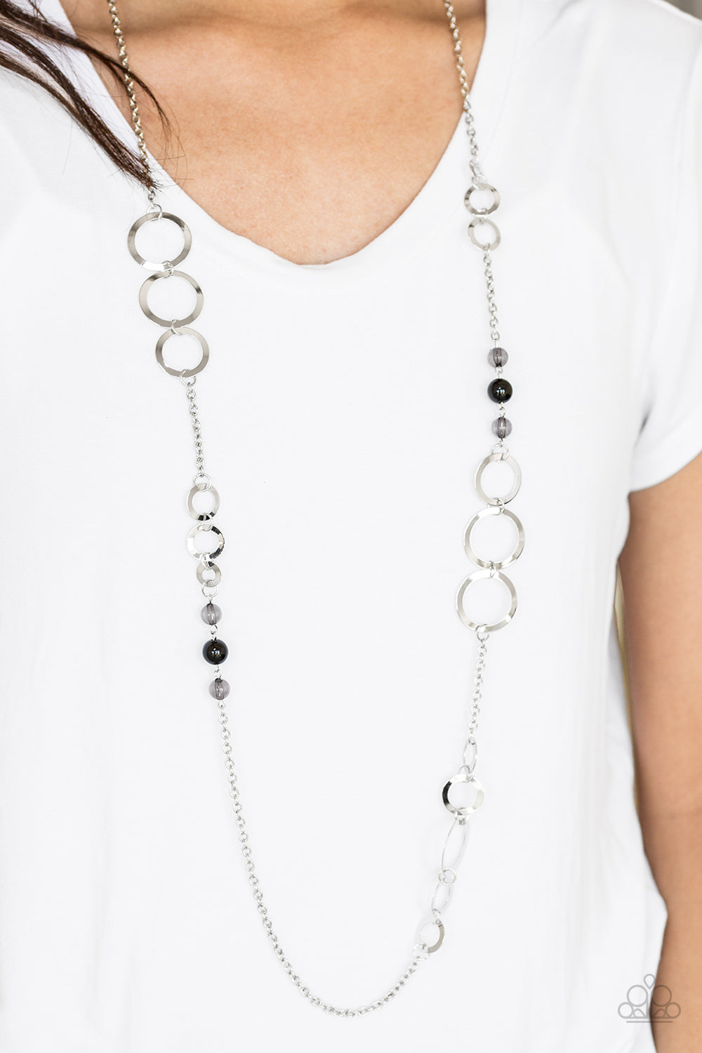 The GLOW-est of the GLOW - black - Paparazzi necklace