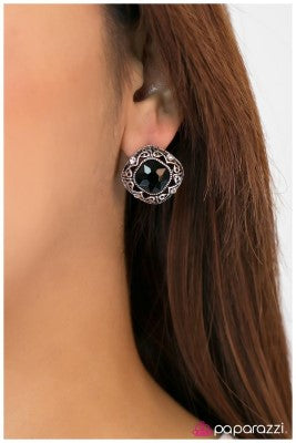 The Grand Luxe - Paparazzi Post earrings