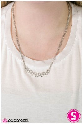 The Perfectionist -  Paparazzi necklace