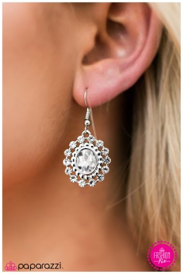 The Prince and Me - Paparazzi earrings