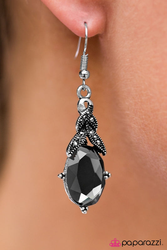 The Prize Winner - Paparazzi earrings