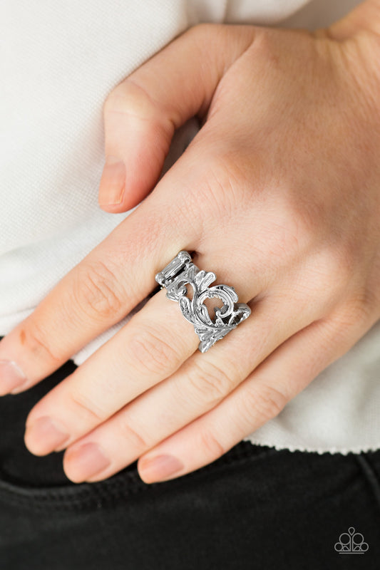 The World is VINE - silver - Paparazzi ring