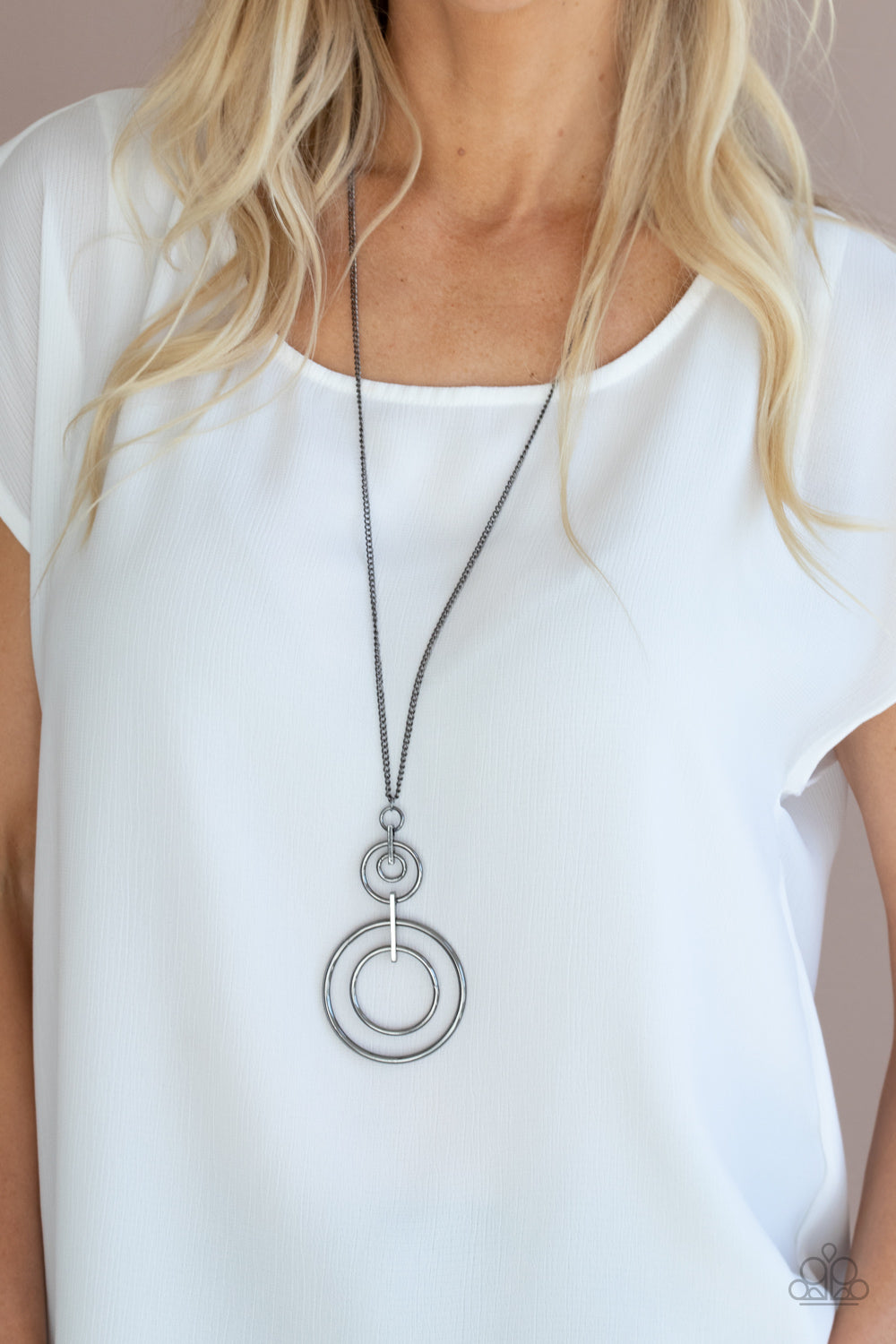 The Inner Workings - black - Paparazzi necklace