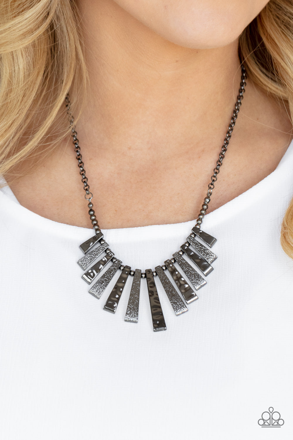 The MANE Course - black - Paparazzi necklace