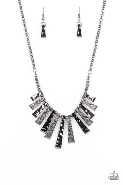 The MANE Course - black - Paparazzi necklace