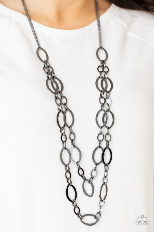 The OVAL-achiever - black - Paparazzi necklace