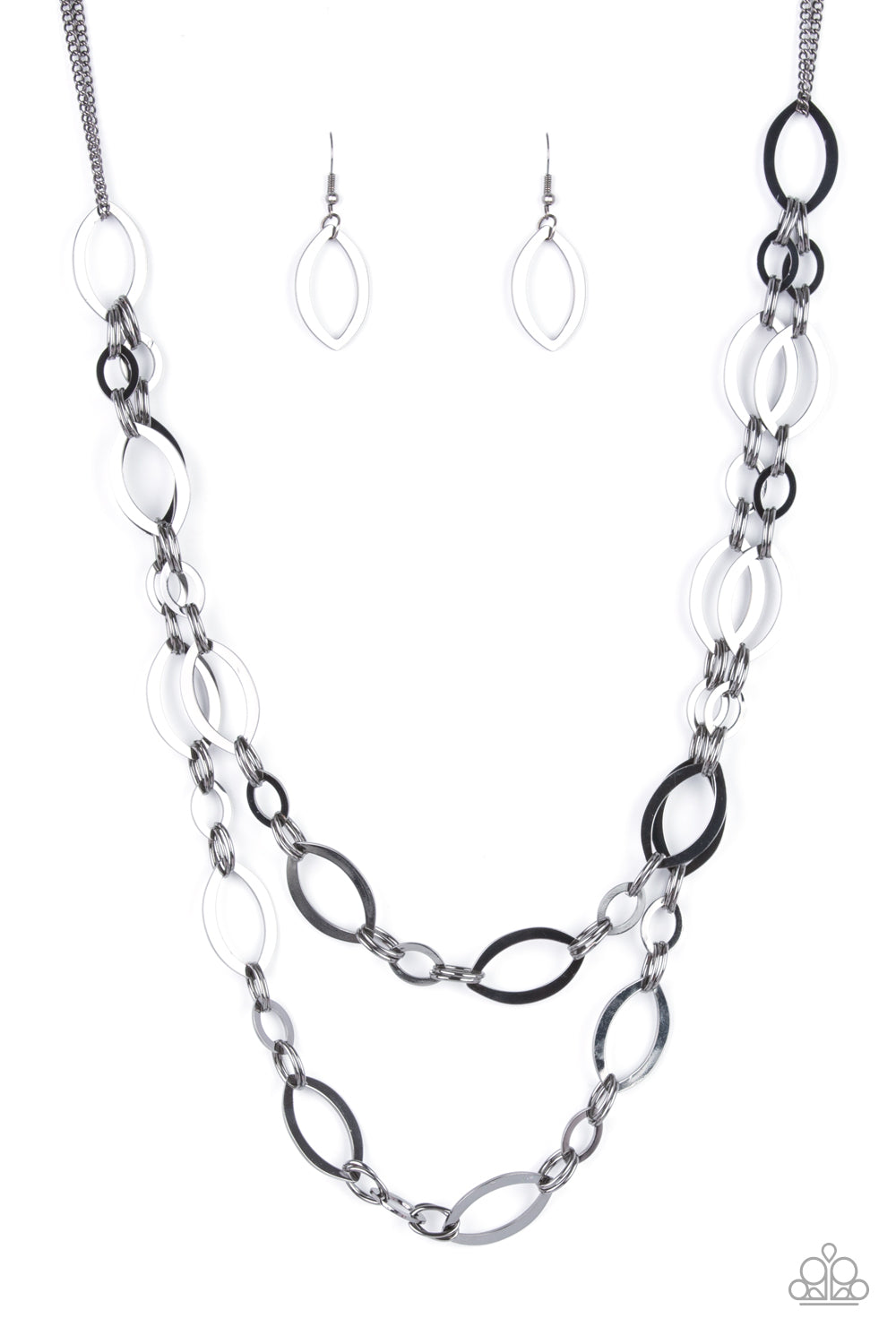 The OVAL-achiever - black - Paparazzi necklace