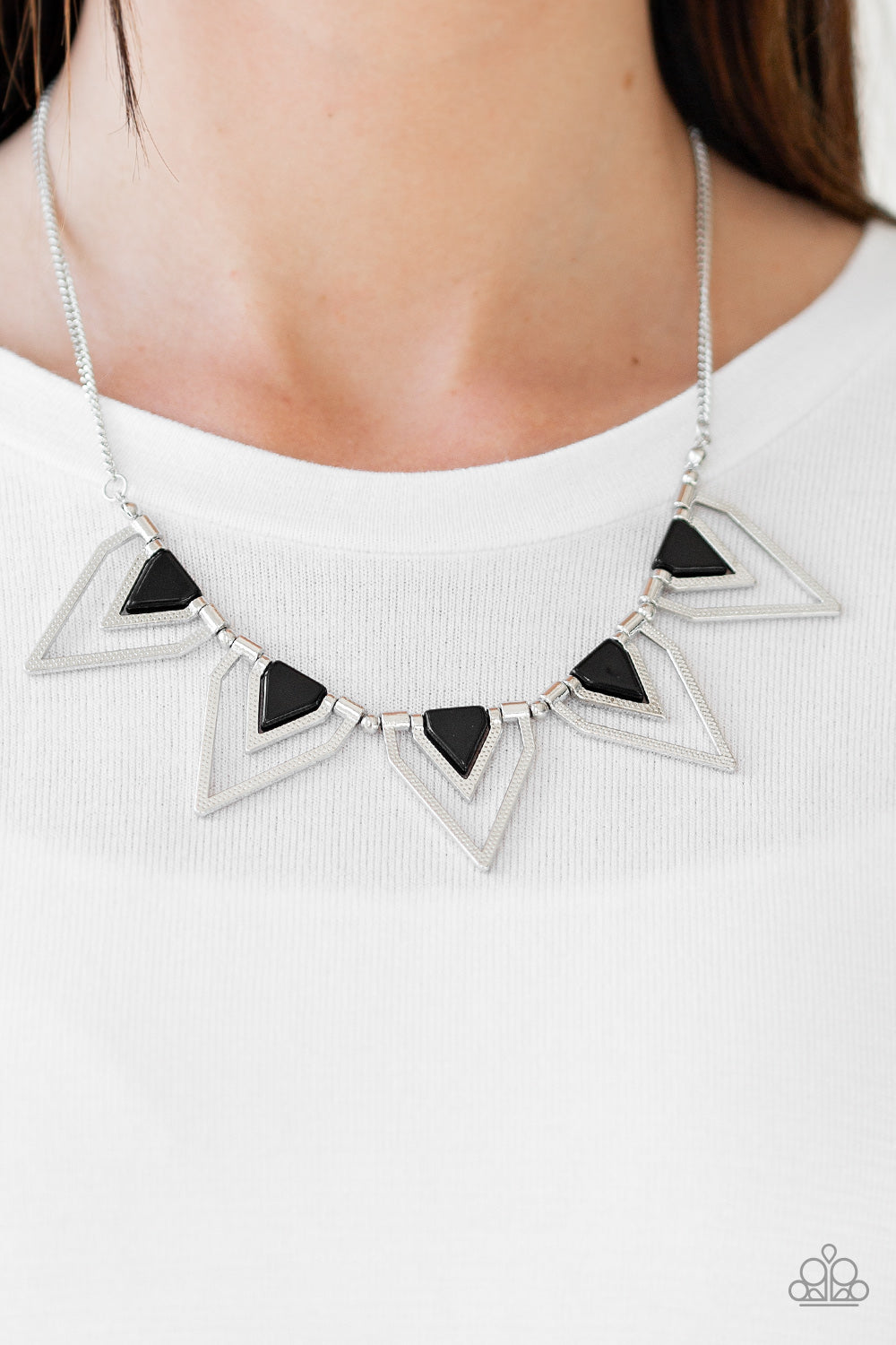 The Pack Leader - black - Paparazzi necklace