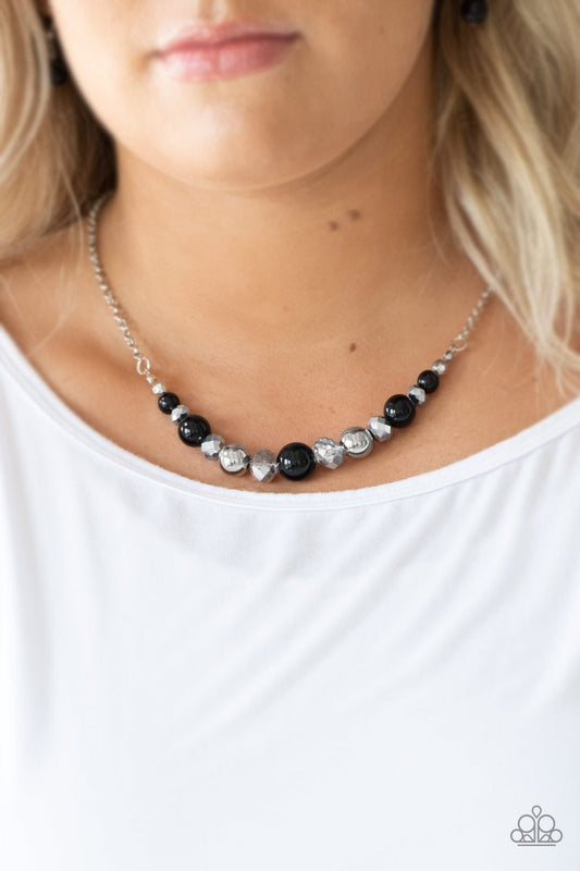 The Big Leaguer - black - Paparazzi necklace