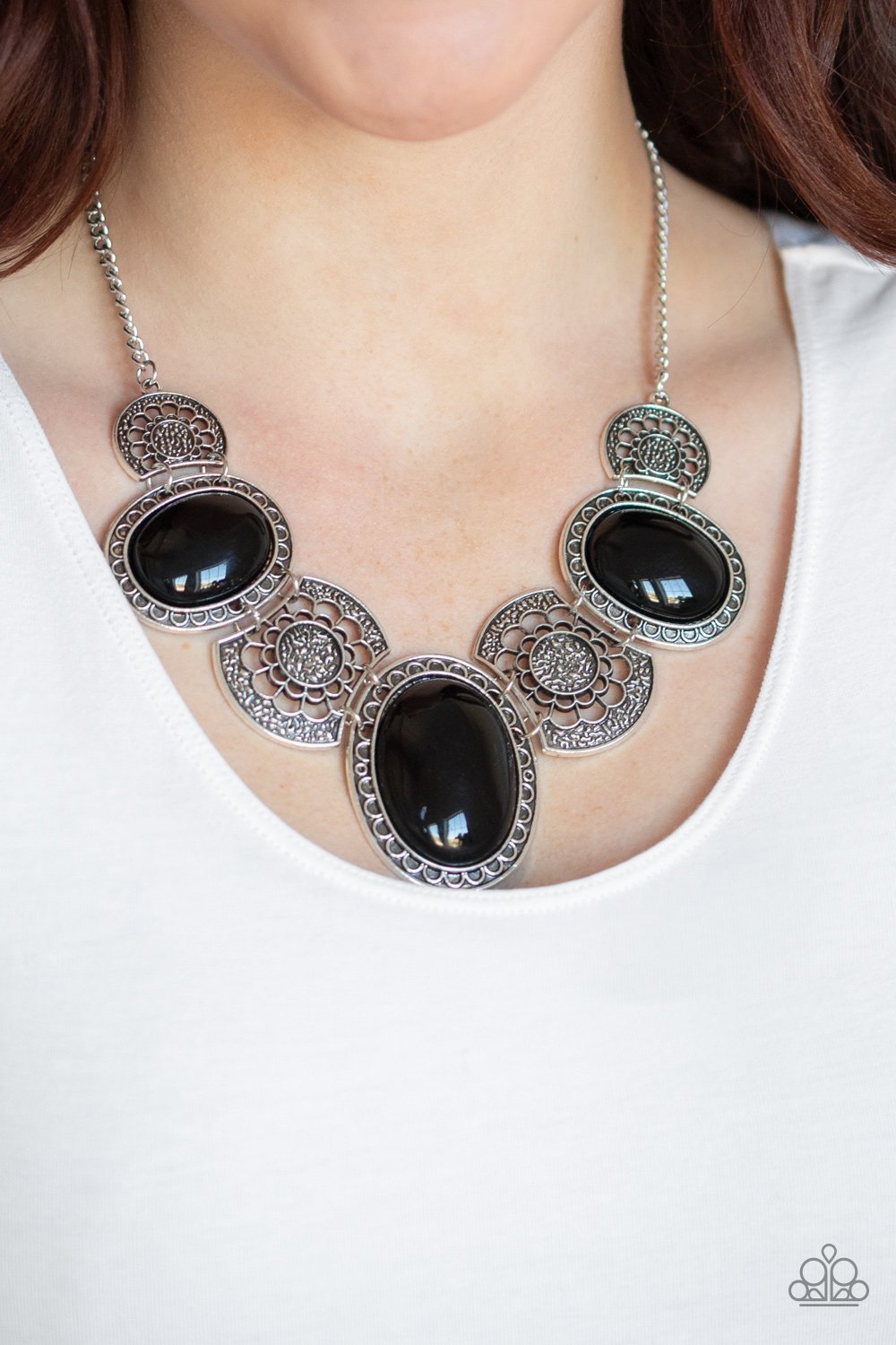 The MEDALLION-aire-black-Paparazzi necklace