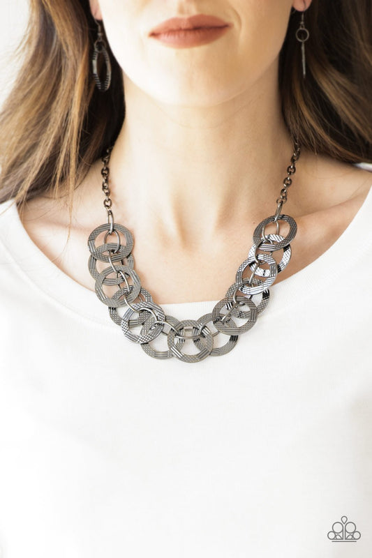 The Main Contender - black - Paparazzi necklace