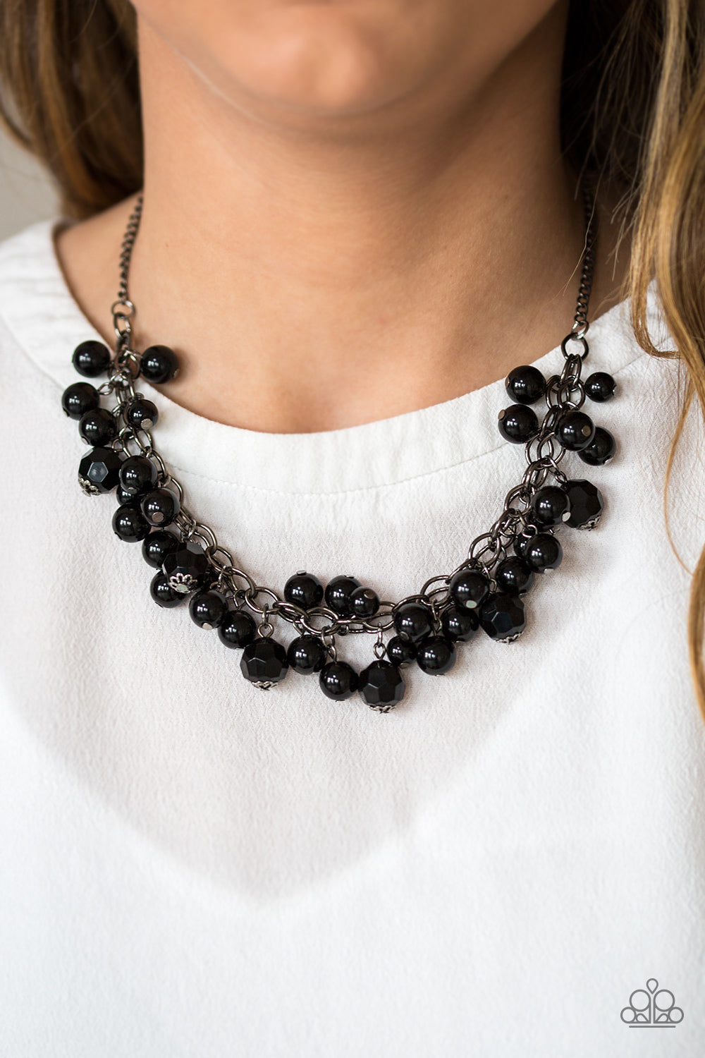 Time To Runway - black - Paparazzi necklace