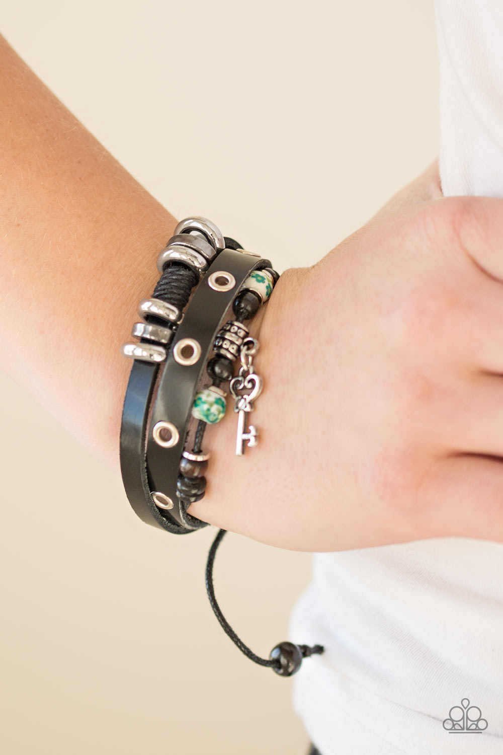 Time Works Wanders - black - Paparazzi bracelet