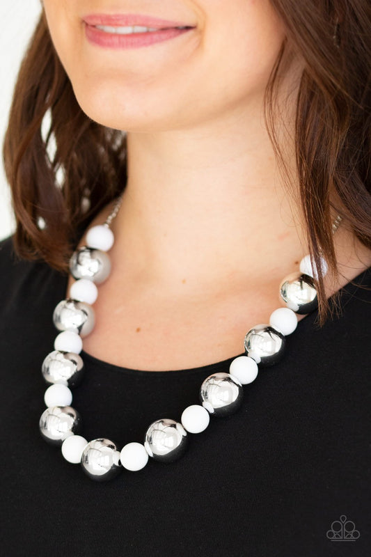Top Pop - white - Paparazzi necklace