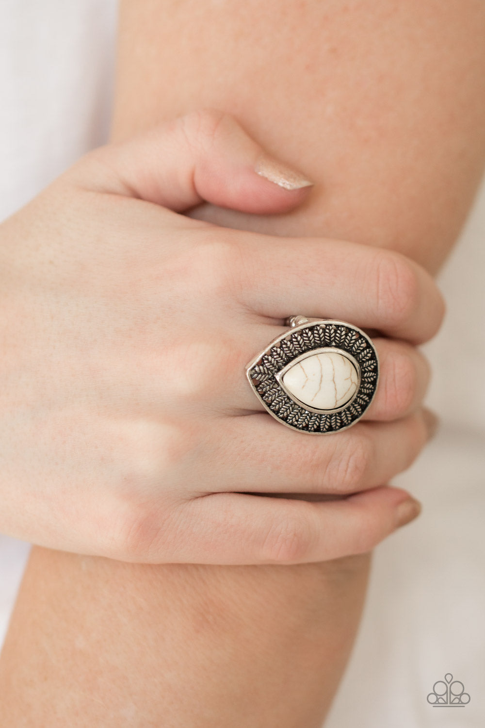 Totally Tropicana - white - Paparazzi ring