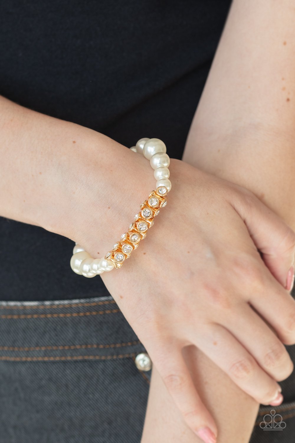 Traffic Stopping Sparkle-gold-Paparazzi bracelet