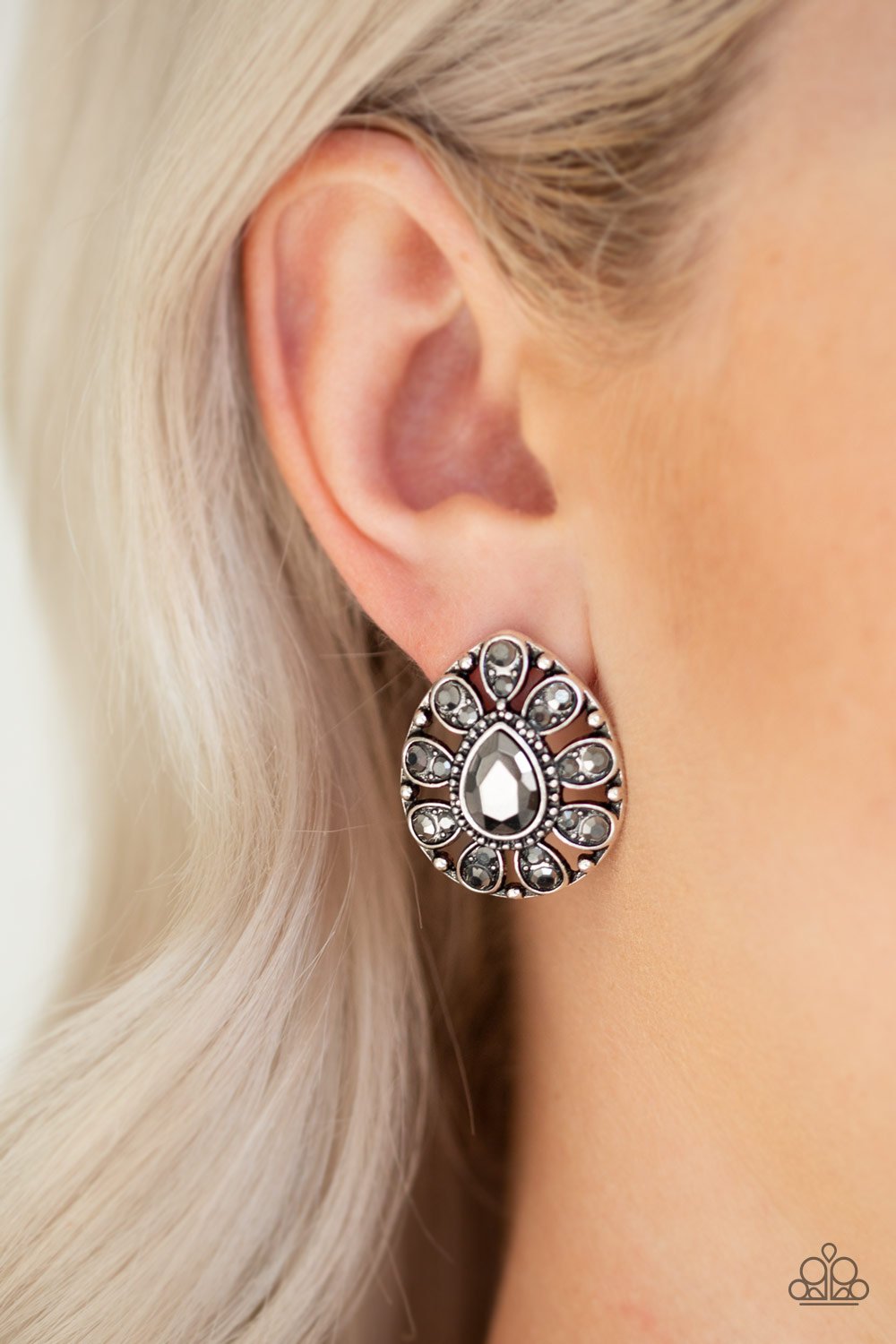 Treasure Retreat - silver - Paparazzi earrings