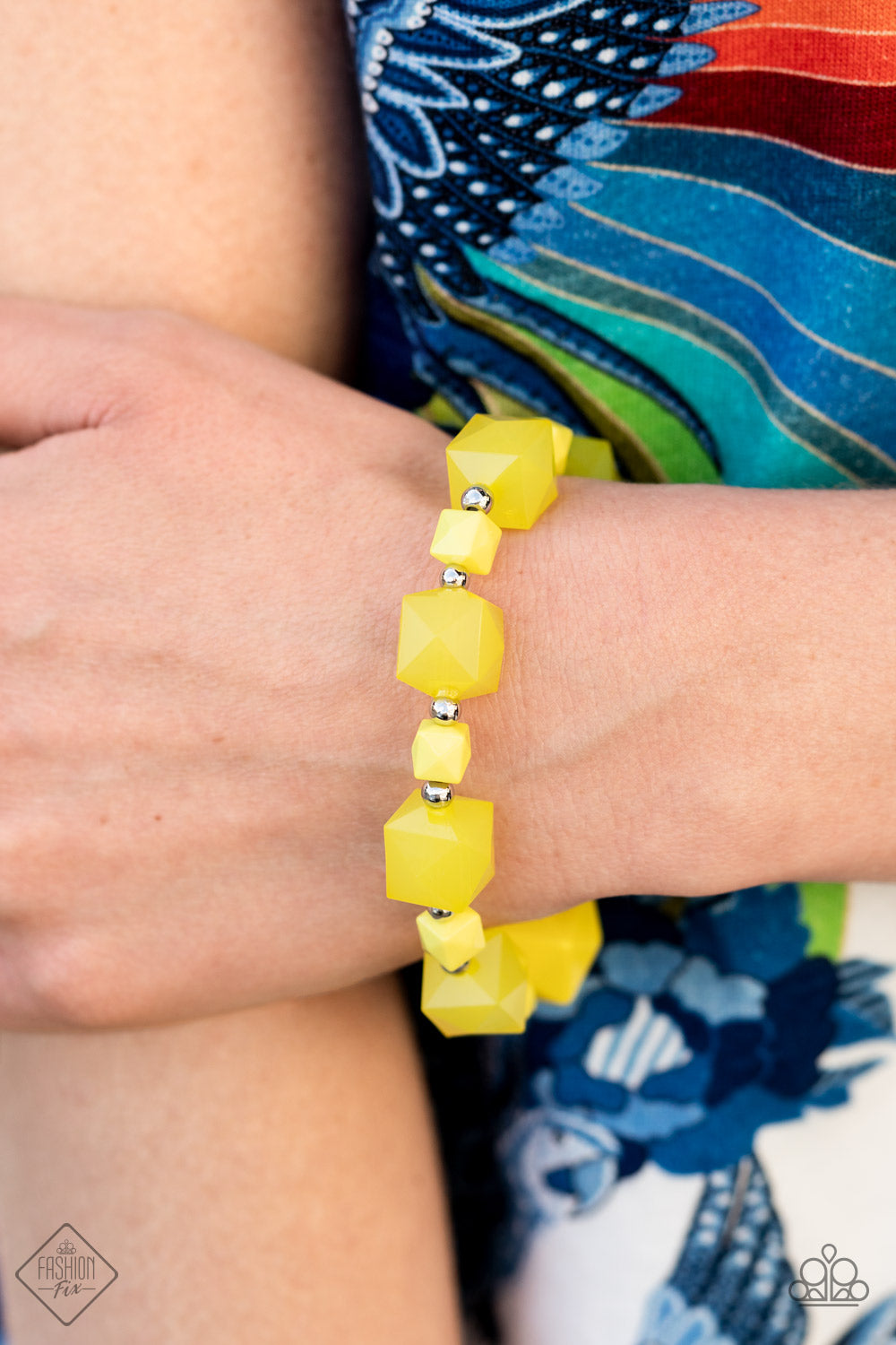 Trendsetting Tourist - yellow  - Paparazzi bracelet