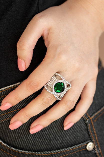 Triple Crown Twinkle-green-Paparazzi ring