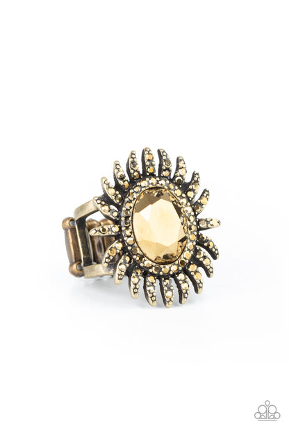 Ultra Luxe - brass - Paparazzi ring