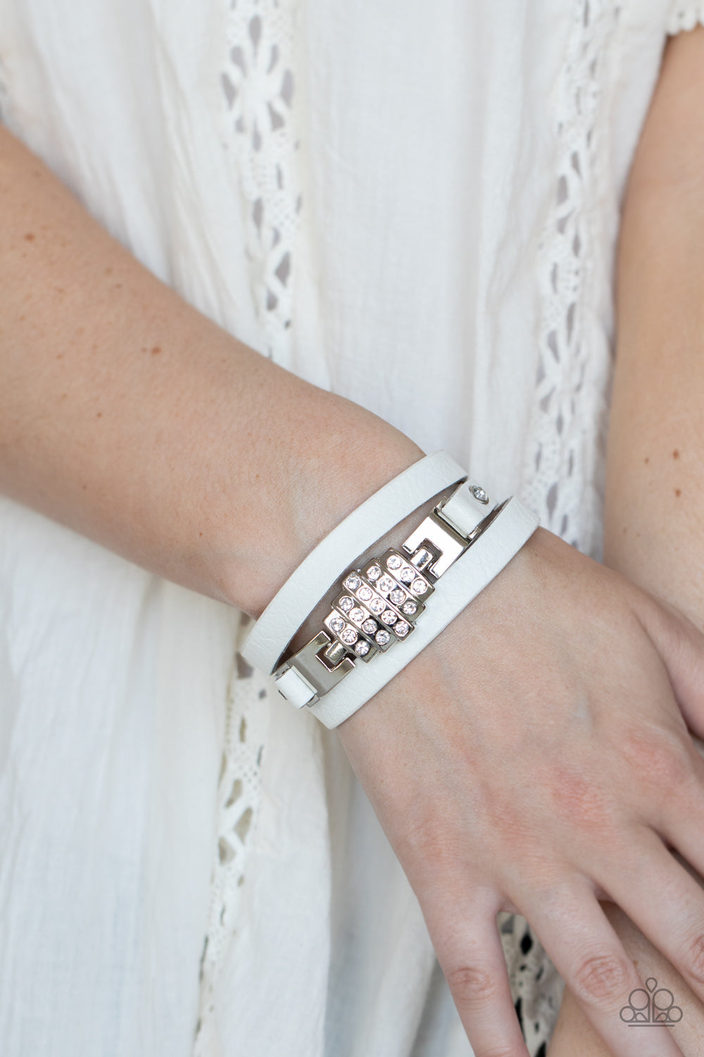 Ultra Urban - white - Paparazzi bracelet