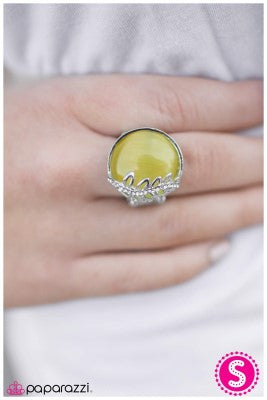 Under The Harvest Moon - Yellow - Paparazzi ring