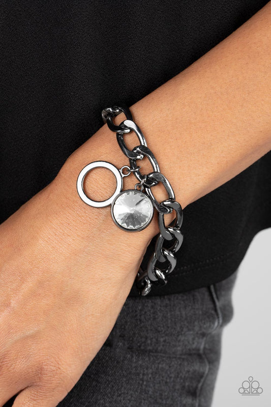 Unyielding Roar - black - Paparazzi bracelet