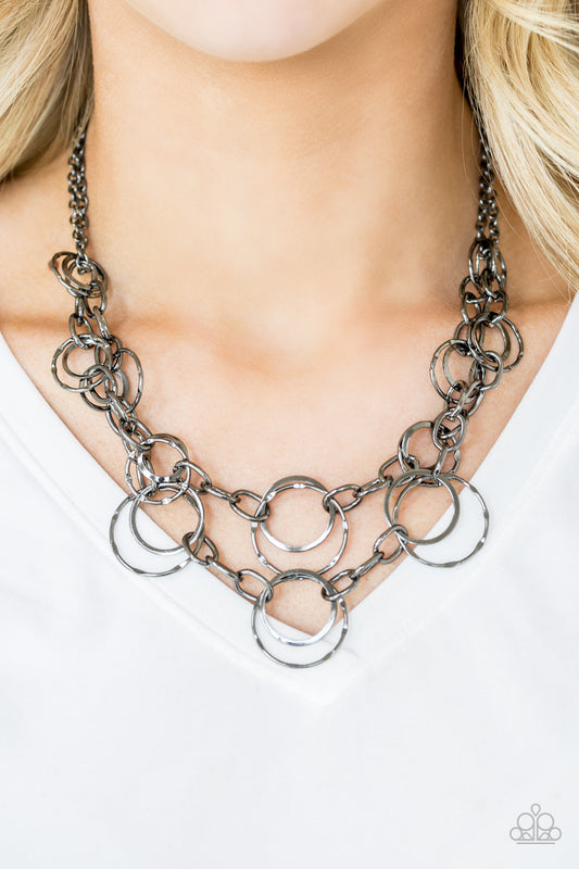 Urban Center - black - Paparazzi necklace