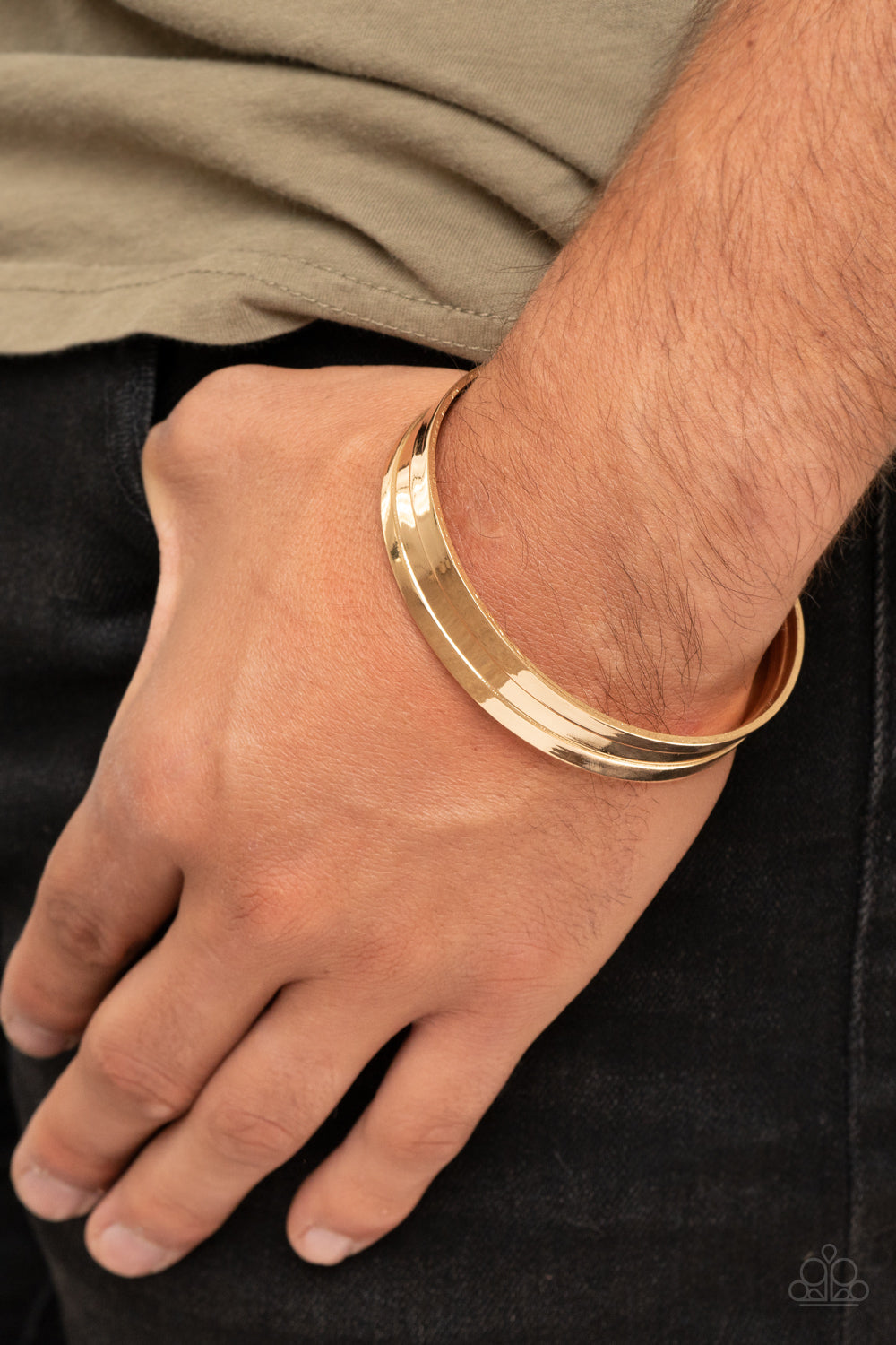 Urban Uproar - gold - Paparazzi mens bracelet