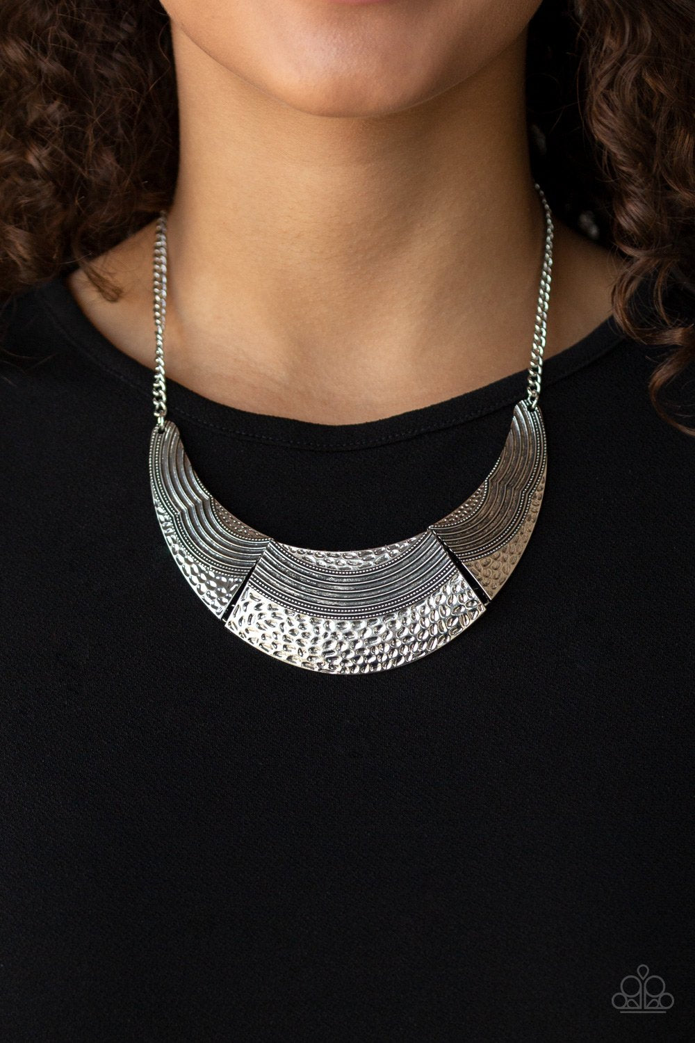 Utterly Untamable - silver - Paparazzi necklace