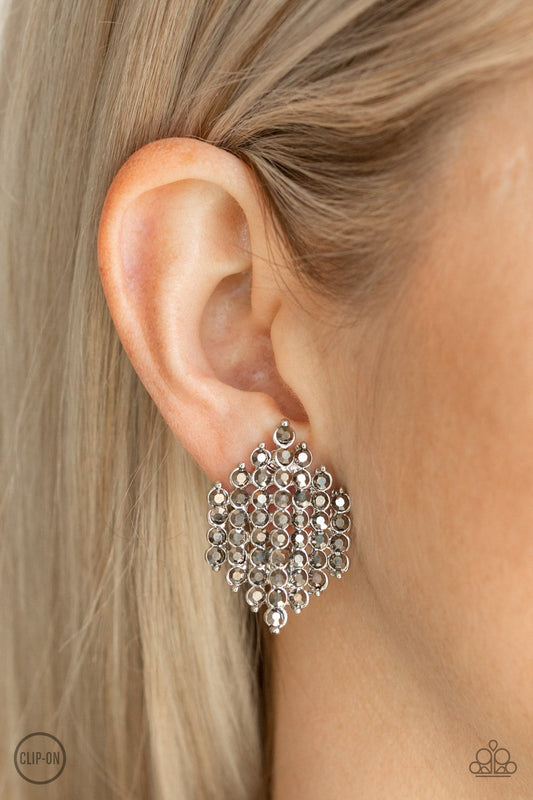 Vegas Vega - silver - Paparazzi CLIP ON earrings