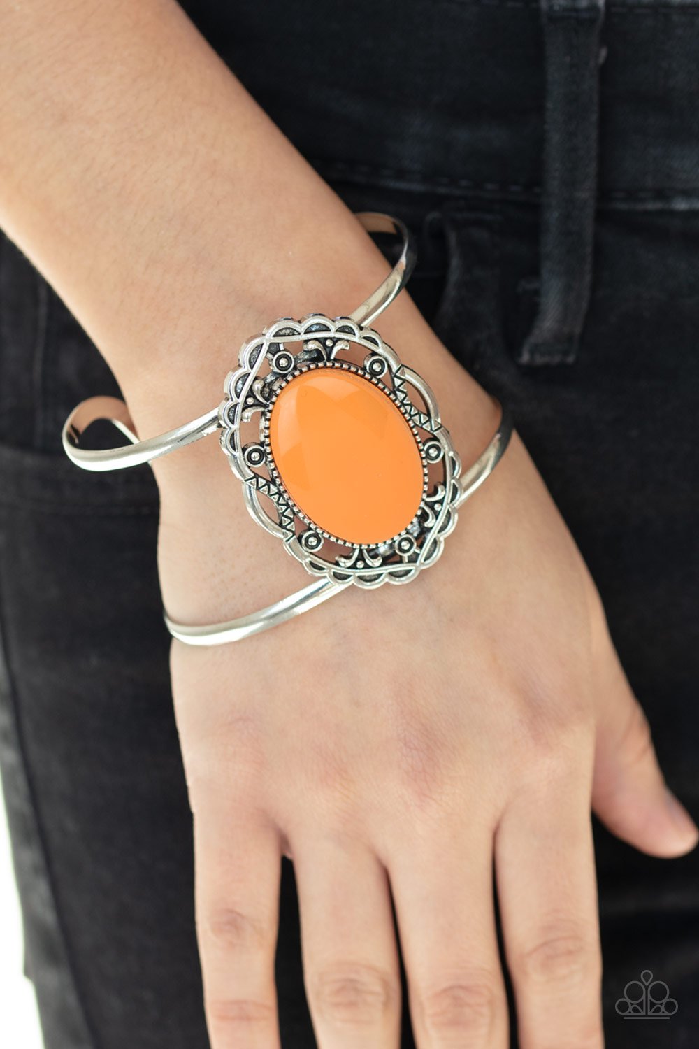 Vibrantly Vibrant-orange-Paparazzi bracelet