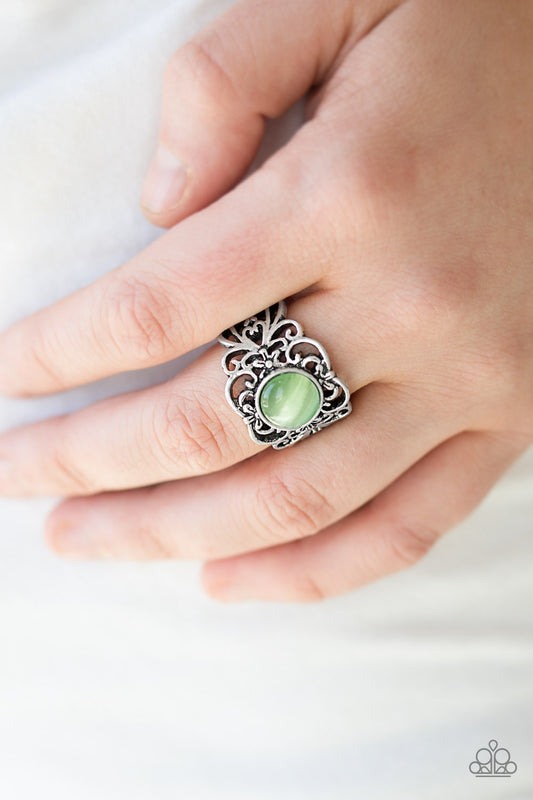 Vienna View - green - Paparazzi ring